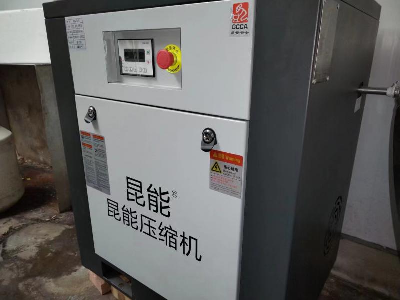 怎么快速鑒別成都空壓機(jī)潤滑油是否需要更換？ 